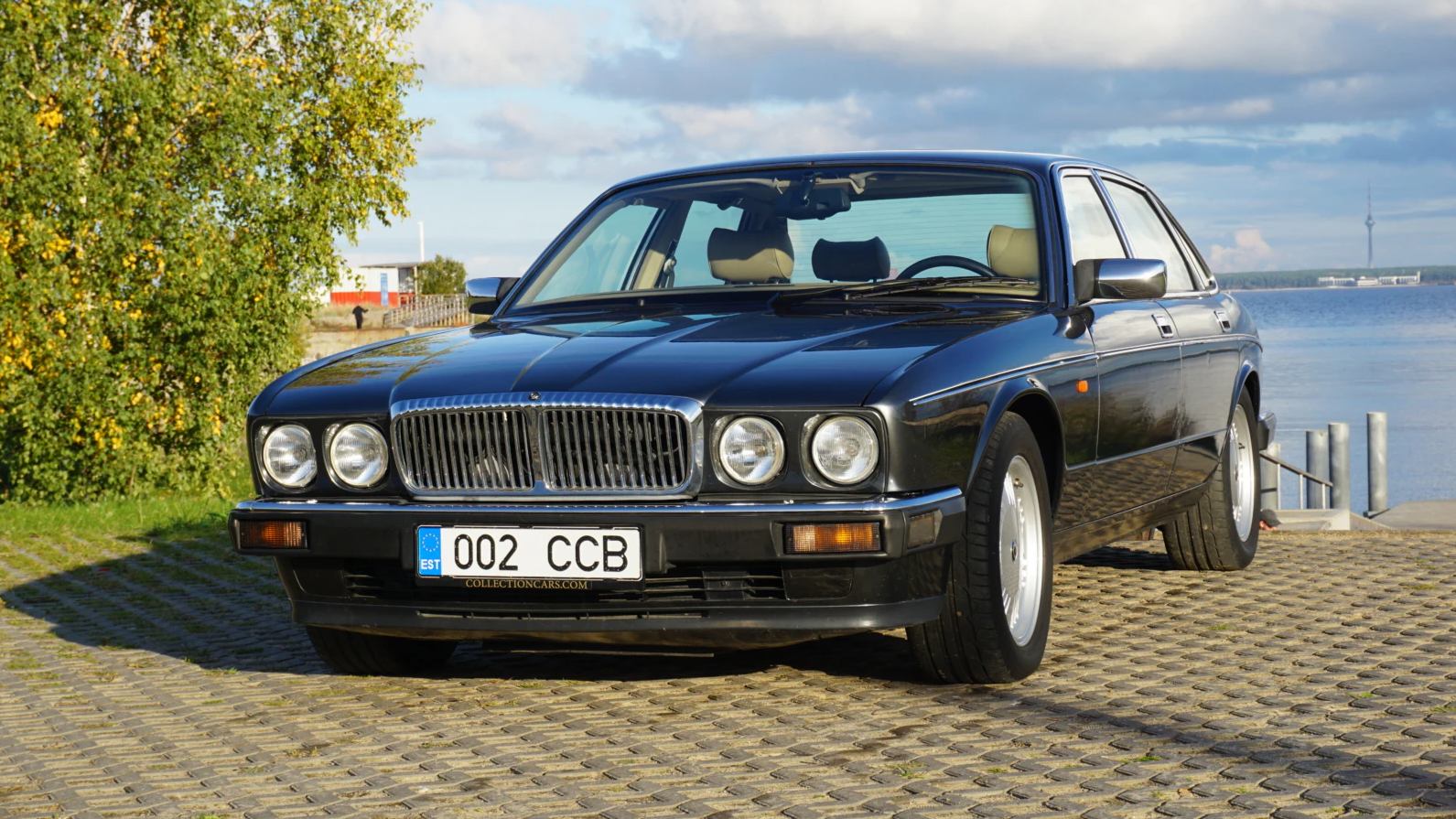 Daimler Double Six