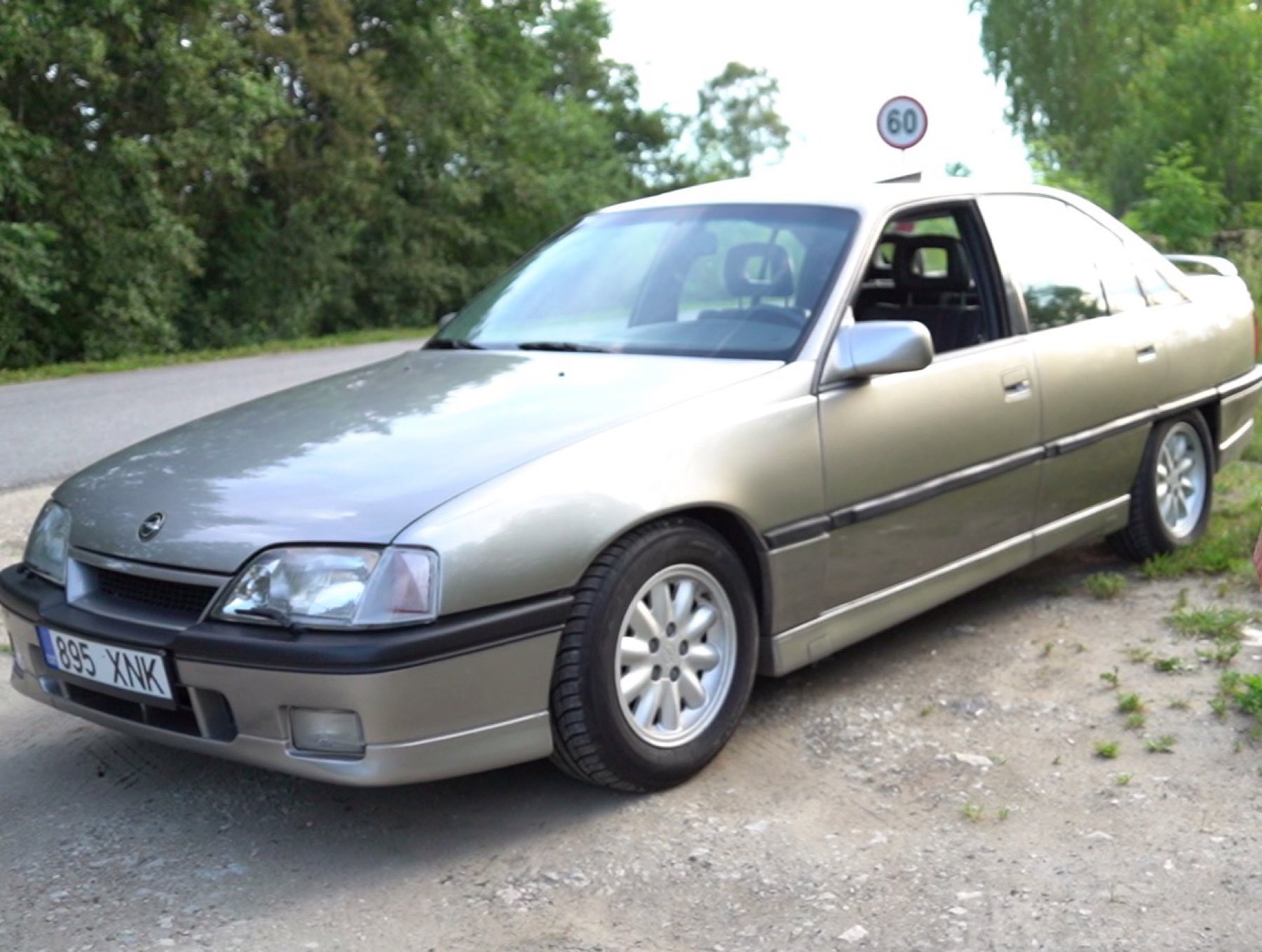 Opel Omega 3000